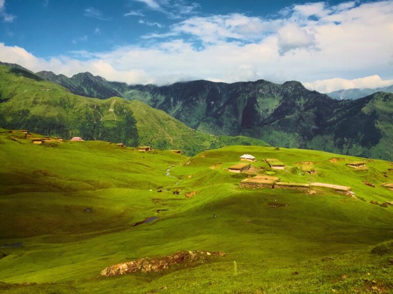 Kashmir Tourism: Exploring the Paradise on Earth