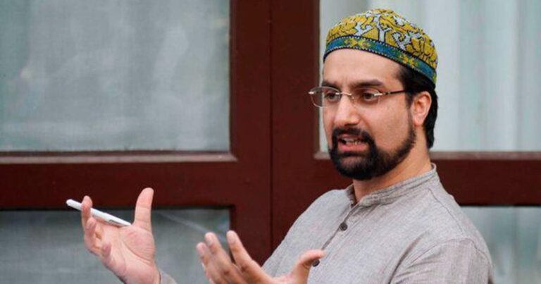 Mirwaiz visit Bilal Gani Lones Residence