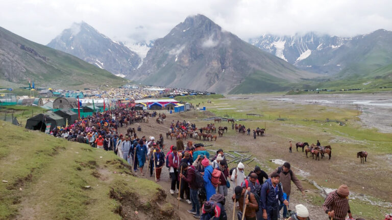 Thousands of Pilgrims Visit Amarnath Cave Shrine Amid Tight Security