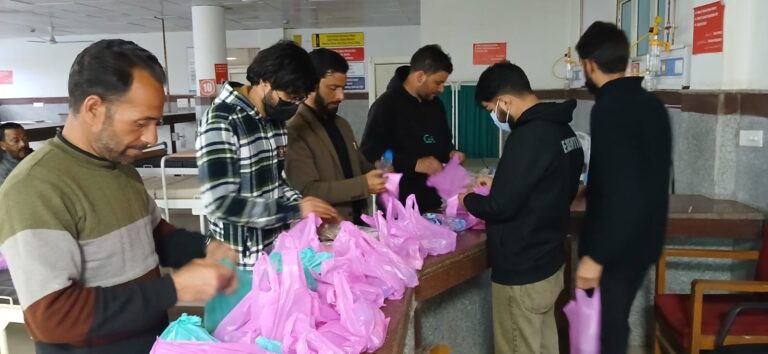 Bandipora Youth Volunteers’ Compassionate Initiative: Distributing 4000 Iftar Kits During Ramadhan