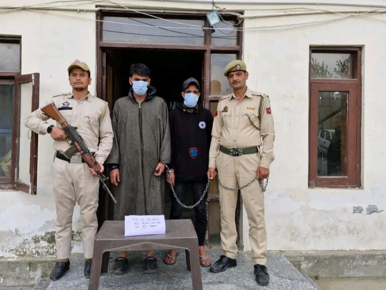 Baramulla Police Arrest Two Drug Peddlers, Seize Contraband and Cash