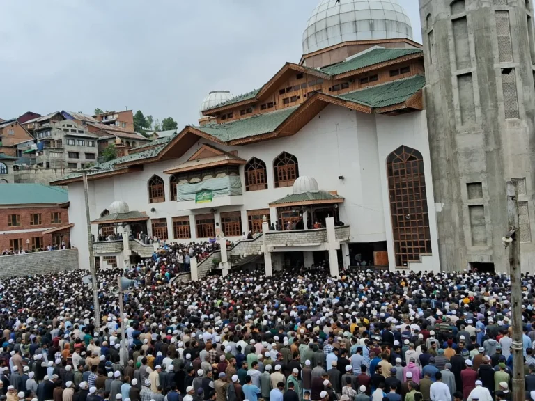 Thousands Mourn the Passing of Kashmiri Spiritual figure Zubaida Begum