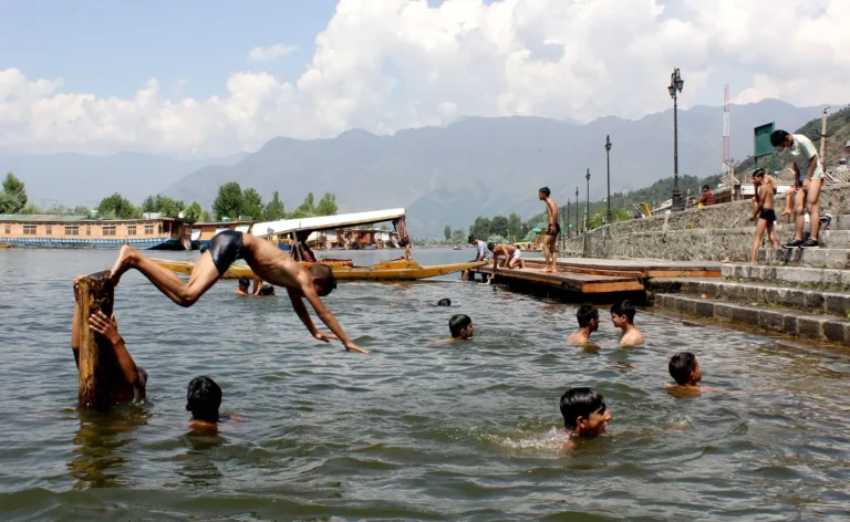 Srinagar Hits Season’s Hottest Night for Second Consecutive Time, Tying Historic Temperature Record