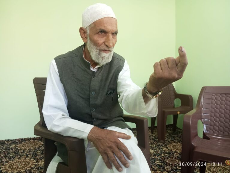 Ghulam Qadir Wani Head of Jamaat-e-Islami Votes in Pulwama, Advocates for Democratic Solutions