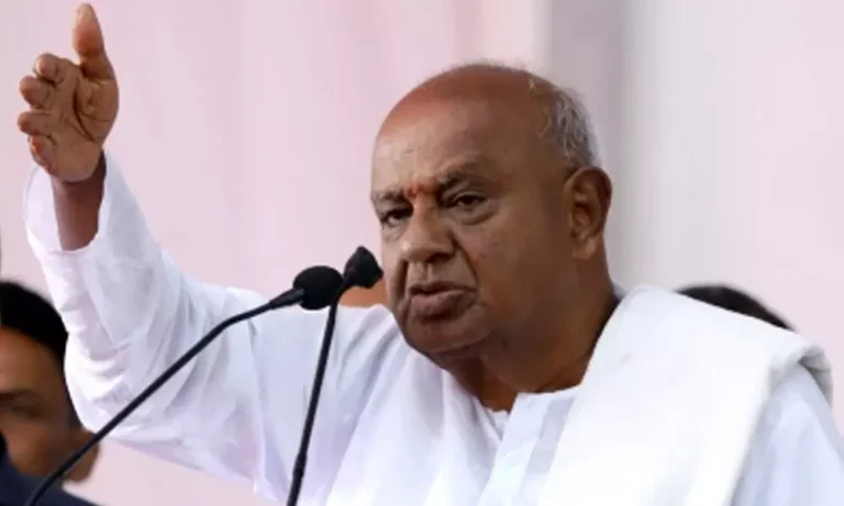 Former Prime Minister Deve Gowda Arrives in Srinagar on 2-day visit