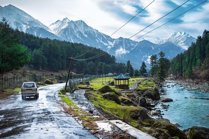 Gulmarg-Tangmarg Road