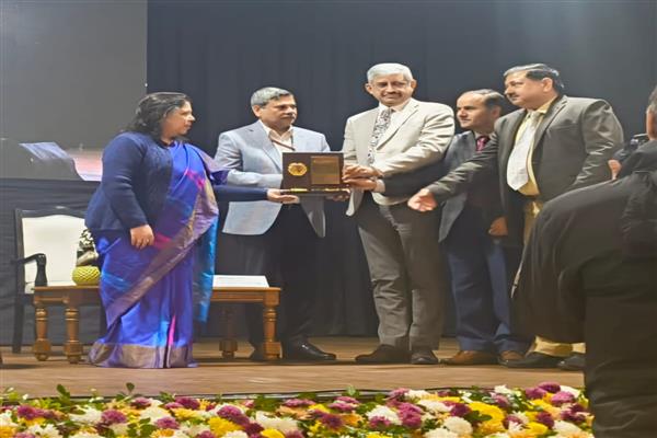 J&K Students secure top positions, bag prestigious Awards at National Level Eco Hackathon at Delhi