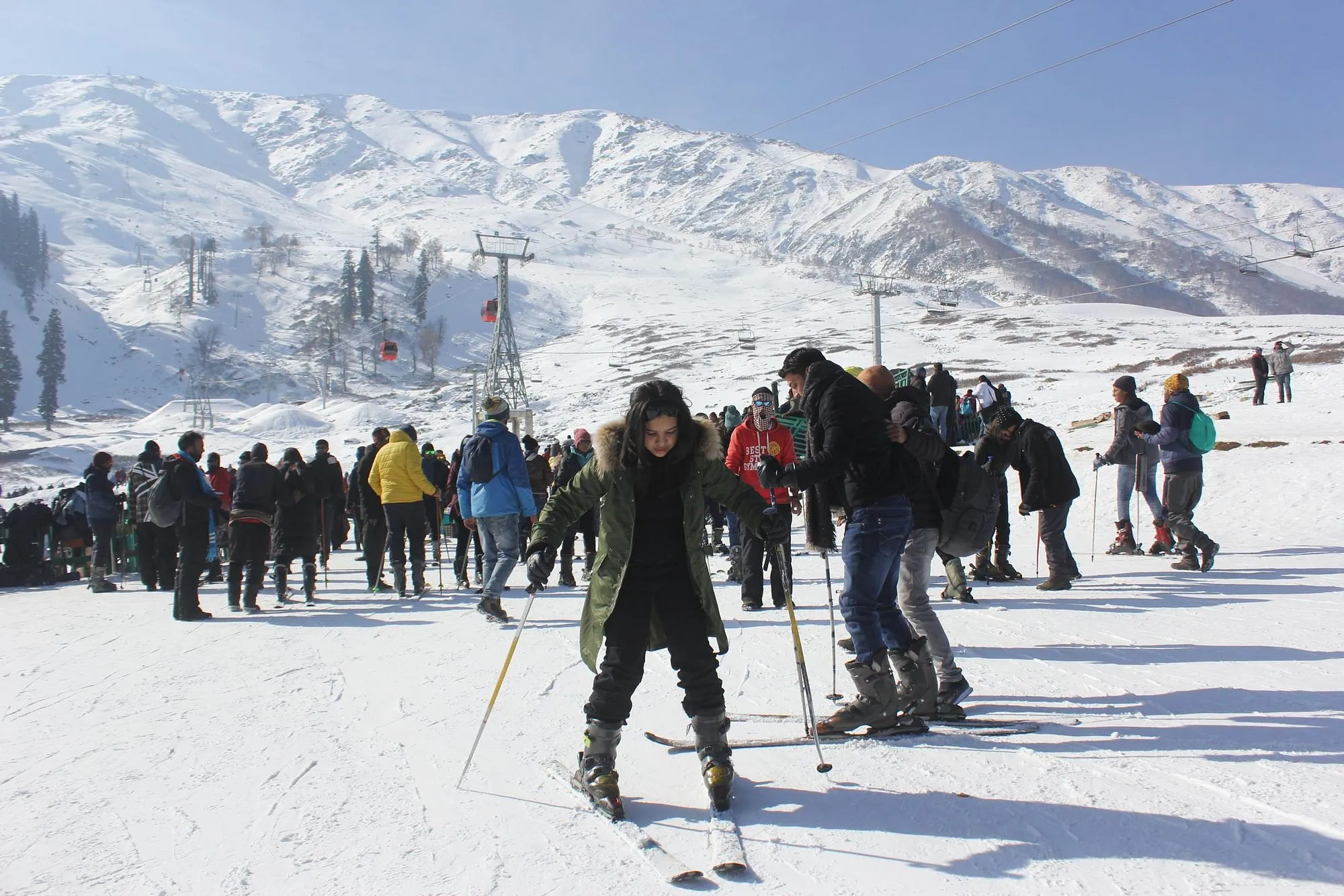 Gulmarg Attracts Tourists for New Year