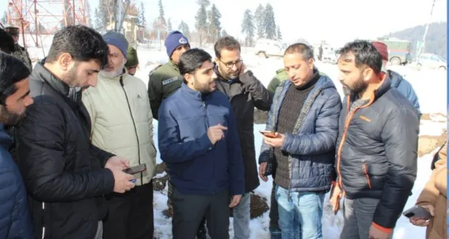 Deputy Commissioner Budgam Akshay Labroo Inspects BSNL 4G Towers