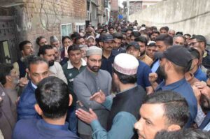 Mirwaiz Umar Farooq visits Chandpora fire-hit families, seeks urgent aid after eight homes damaged badly