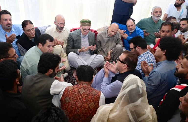 Omar Abdullah Visits Engineer Rashid’s Residence