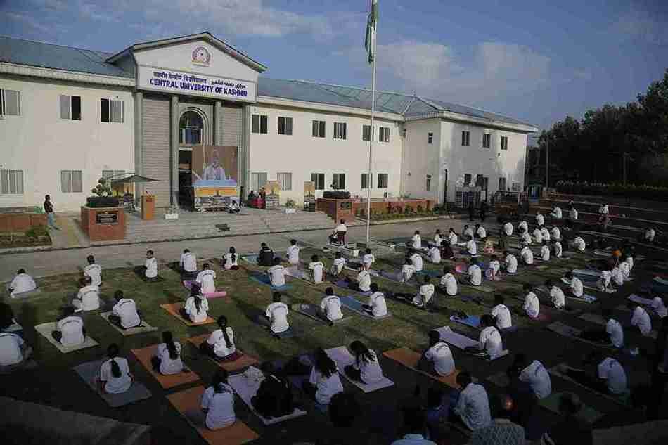 Vice Chancellor Leads Yoga Day