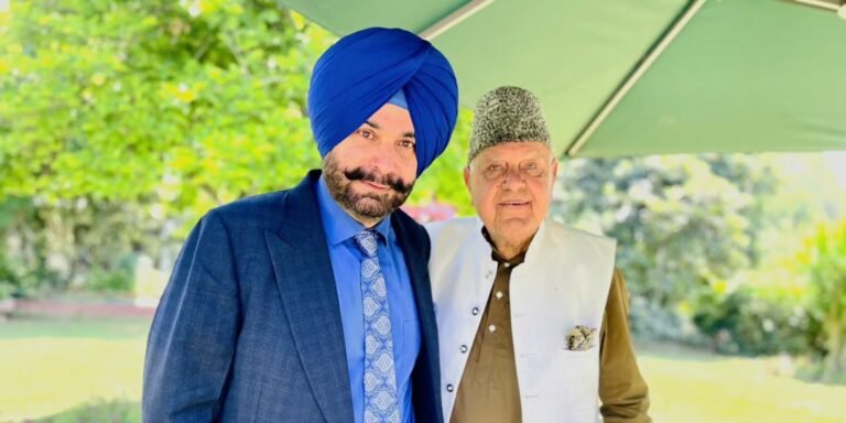 Navjot Singh Sidhu Meets Farooq Abdullah in Srinagar