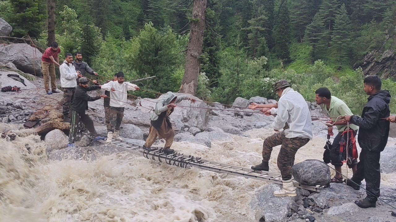 Indian Army Rescues Elderly Villagers