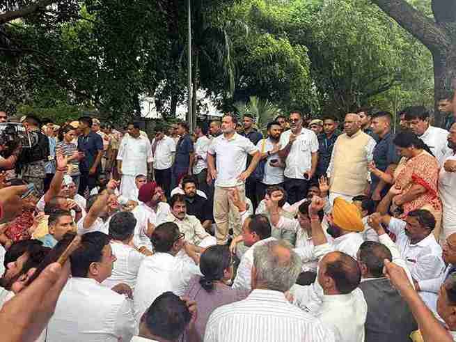Rahul Gandhi Leads Protest