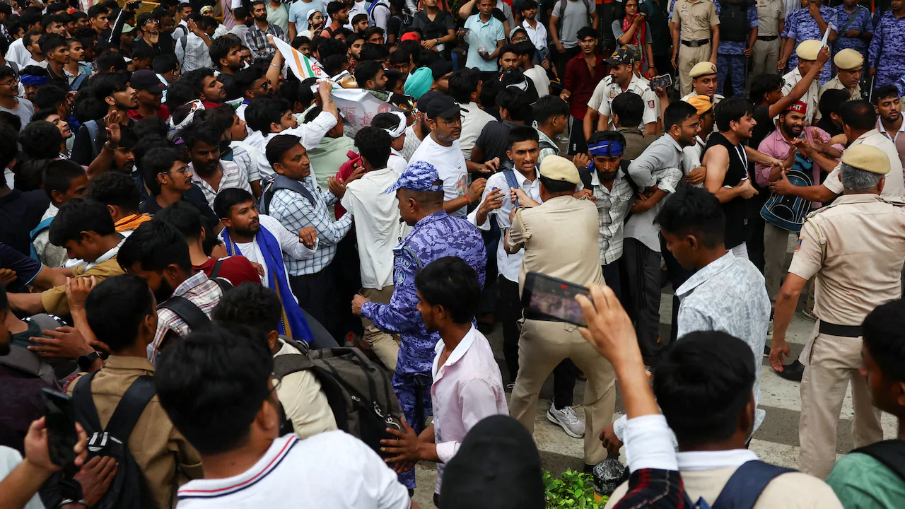 Tear Gas, Lathi-Charge and Metro Disruption