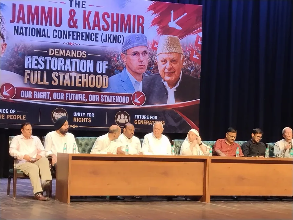 Farooq Abdullah, Omar Abdullah Lead NC Protest